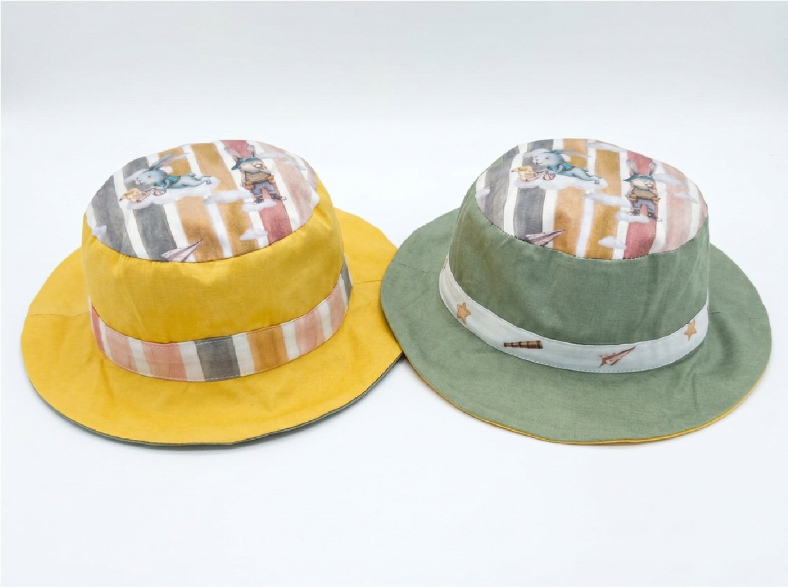 Conejos Arcoíris - Sombrero Reversible Rayas